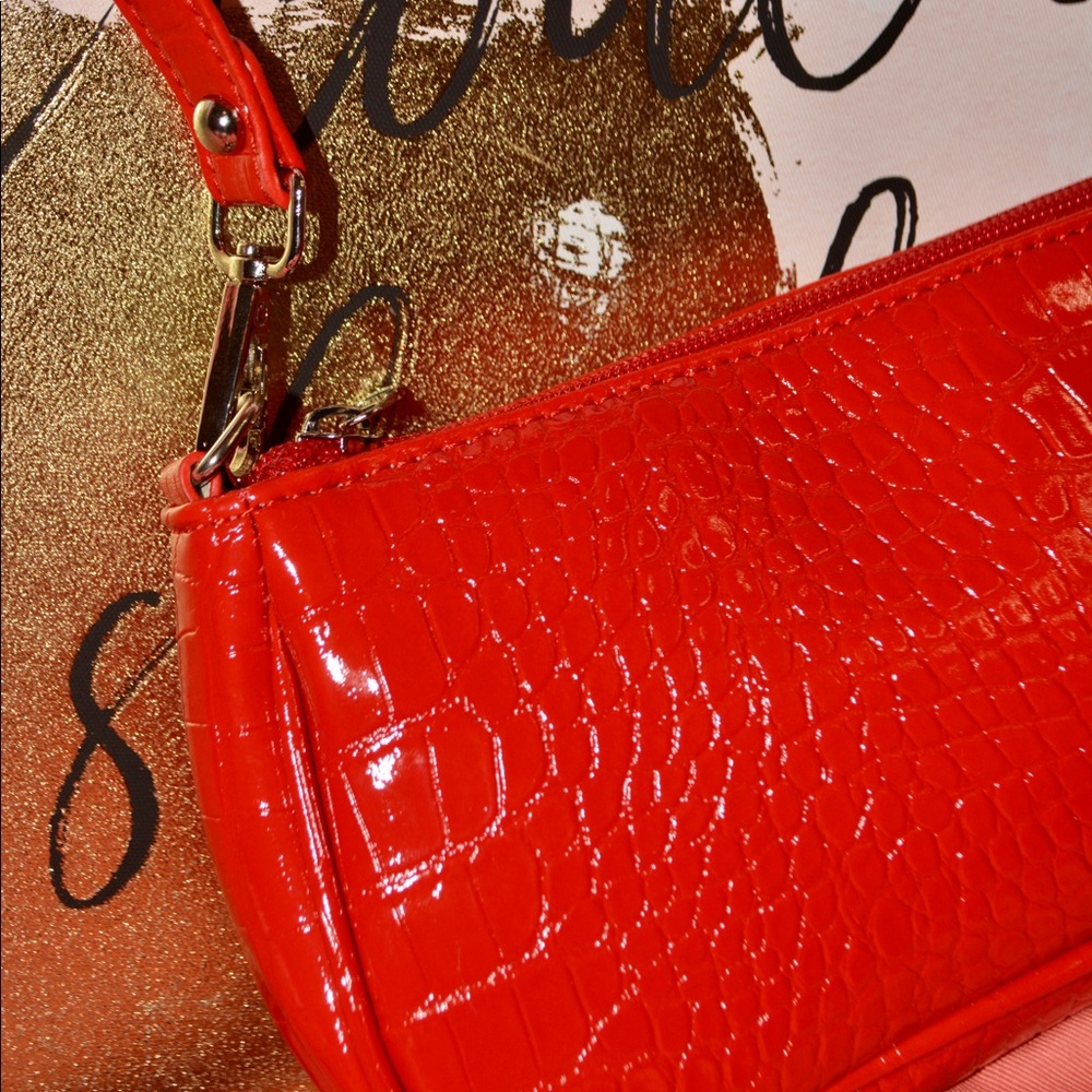 Red Purse - Picture 5 of 12
